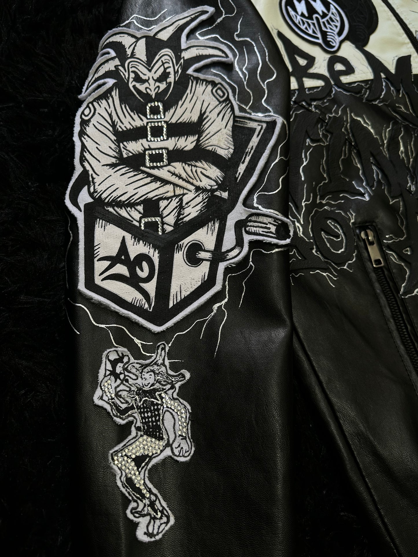 Jacket bem vindo ao hospício exclusive